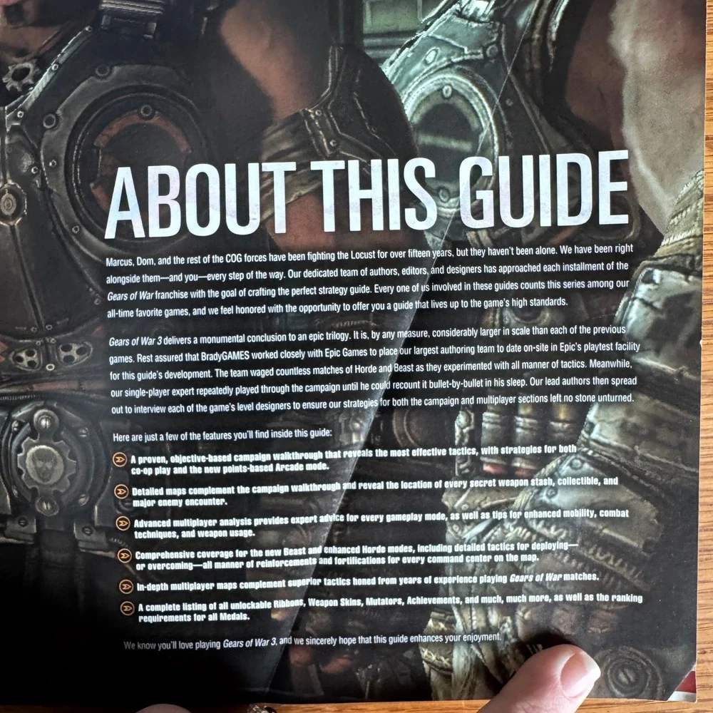 Gears of War 3‎ Official Game Guide Book Epic Games Strategy Walkthrough